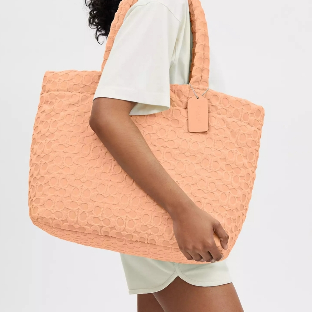 Coach Tote In Signature Terry - Picture 3 of 11